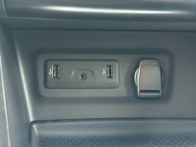 2019 Renault Megane 1.3 TCe Iconic Hatchback 5dr Petrol Manual Euro 6 (s/s) (140 ps) Hatchback Pe...