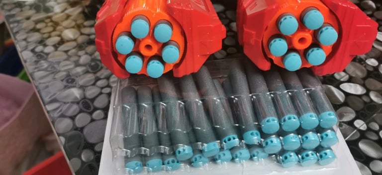 Zuru X SHOT 2 x Nerf guns with bullets