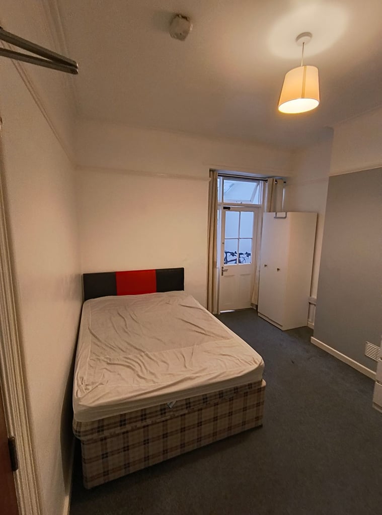 Room to rent in shared house - bills included