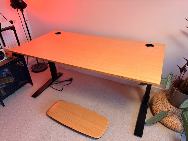 Fully Jarvis Bamboo Electric Standing Desk
