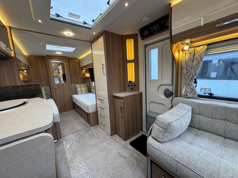⭐️ 2017/18 LUNAR CLUBMAN SB ⭐️ 4 BERTH TOURING CARAVAN ⭐️ FULLY SERVICED ⭐️