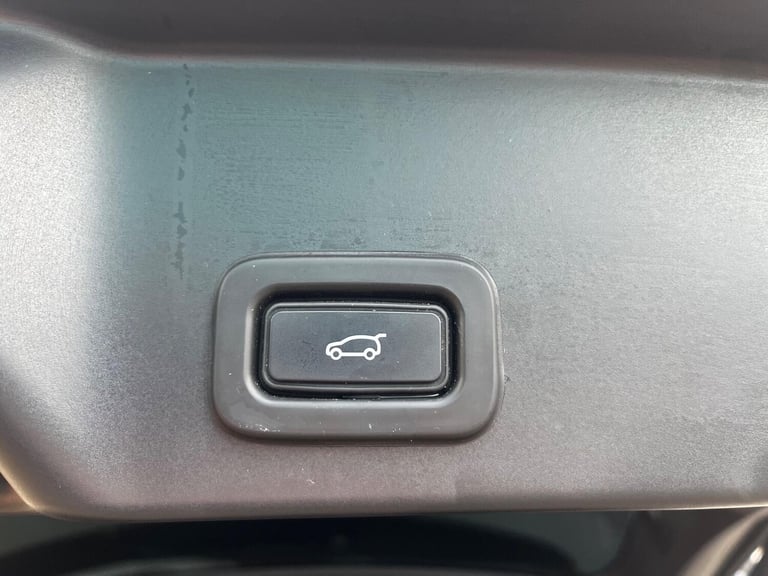 2019 Land Rover Range Rover Evoque 2.0 D180 R-Dynamic HSE Auto 4WD Euro 6 (s/s) 5dr ESTATE Diesel...