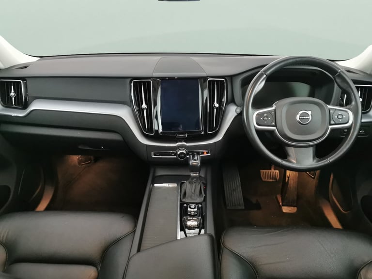 2019 Volvo XC60 2.0 D4 Momentum SUV 5dr Diesel Auto Euro 6 (s/s) (190 ps) - AUTO PARK - LED Suv D...
