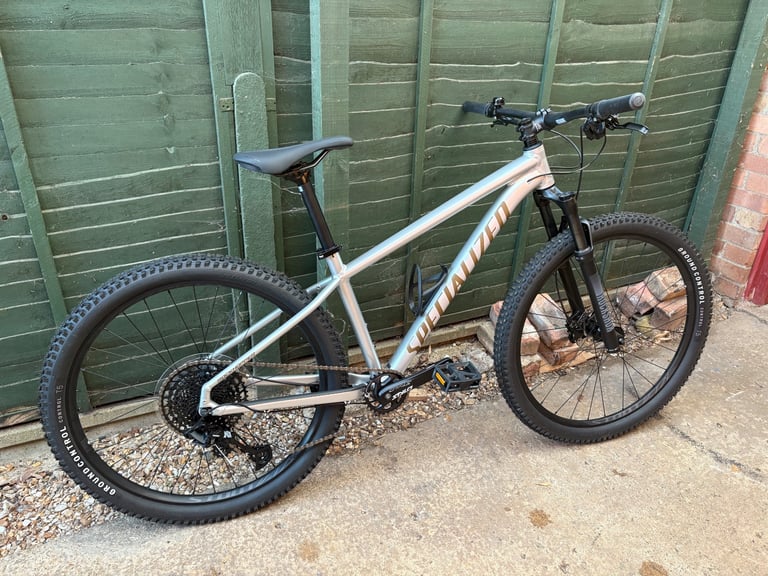 Specialized Rockhopper Expert 27.5  Medium (2025) New-Unboxed