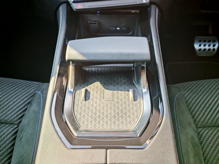 2024 Renault Austral E-Tech FHEV Iconic Esprit Alpine 5dr Auto 4C Estate Hybrid Automatic