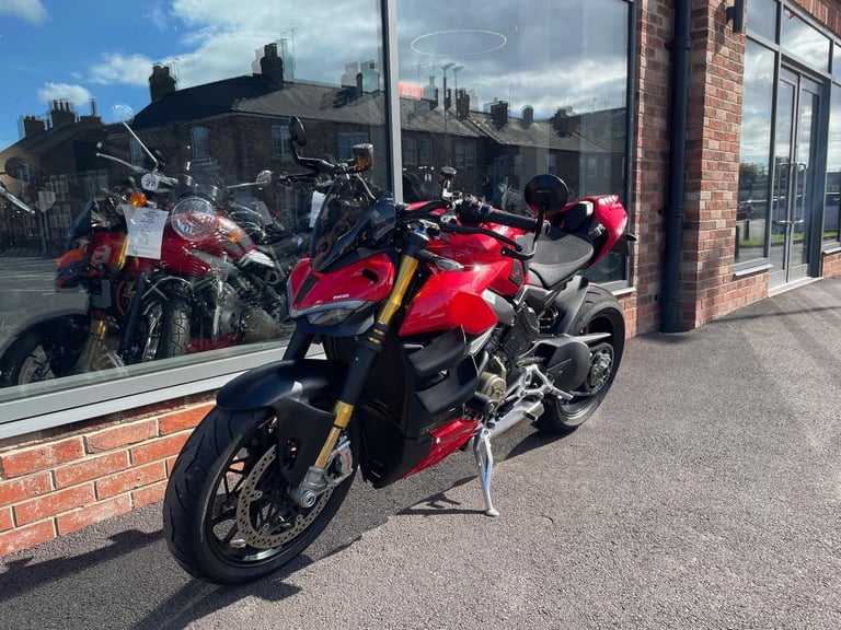 Ducati Streetfighter V4 S