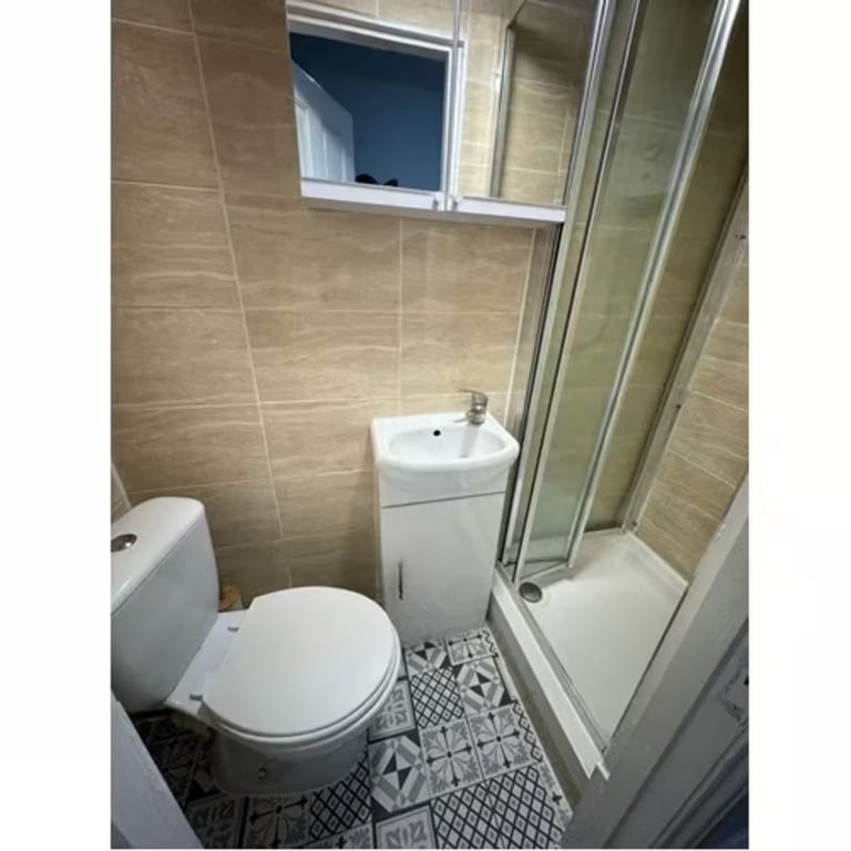 Luxury Affordable Studio Flats to Rent - Bills Included 