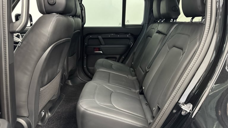 2025 Land Rover Defender 3.0 D350 X-Dynamic HSE 110 5dr Auto ESTATE DIESEL Automatic