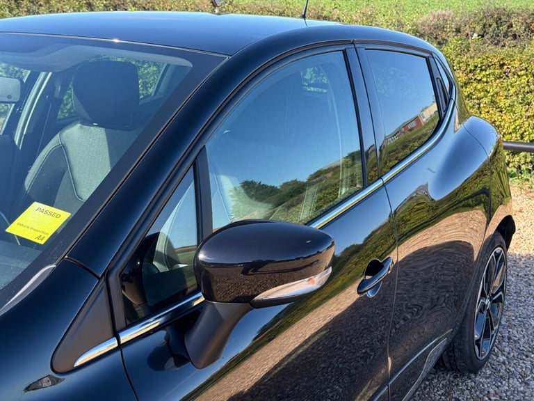 2019 Renault Clio 0.9 TCe Iconic Hatchback 5dr Petrol Manual Euro 6 (s/s) (75 ps) Hatchback Petro...