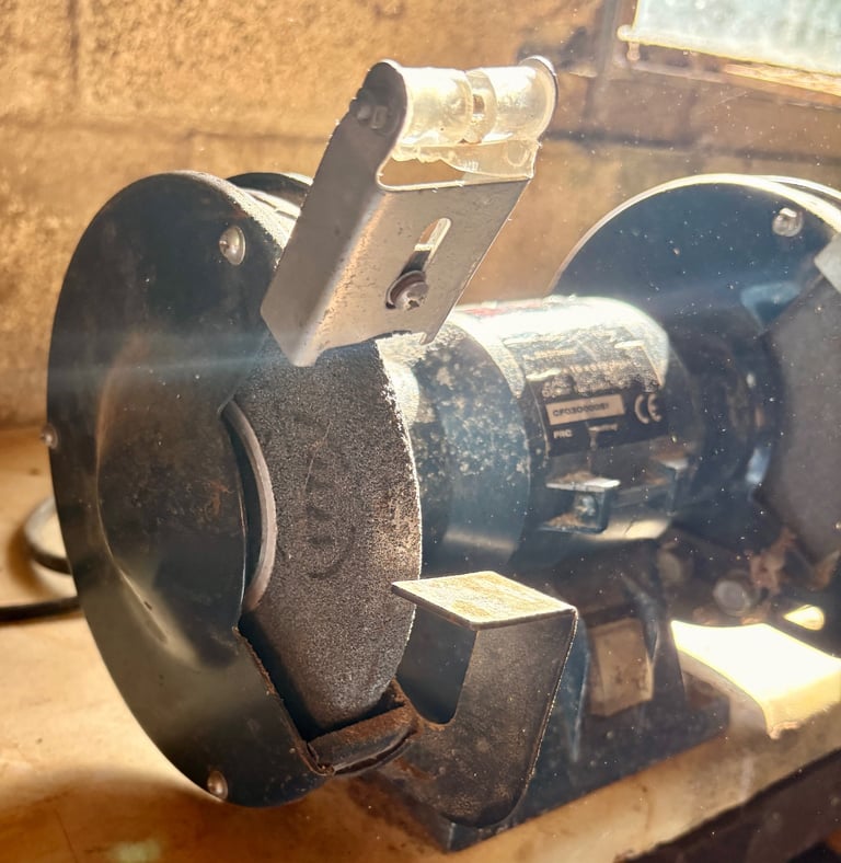 Bench Grinder TOURET À MEULER 