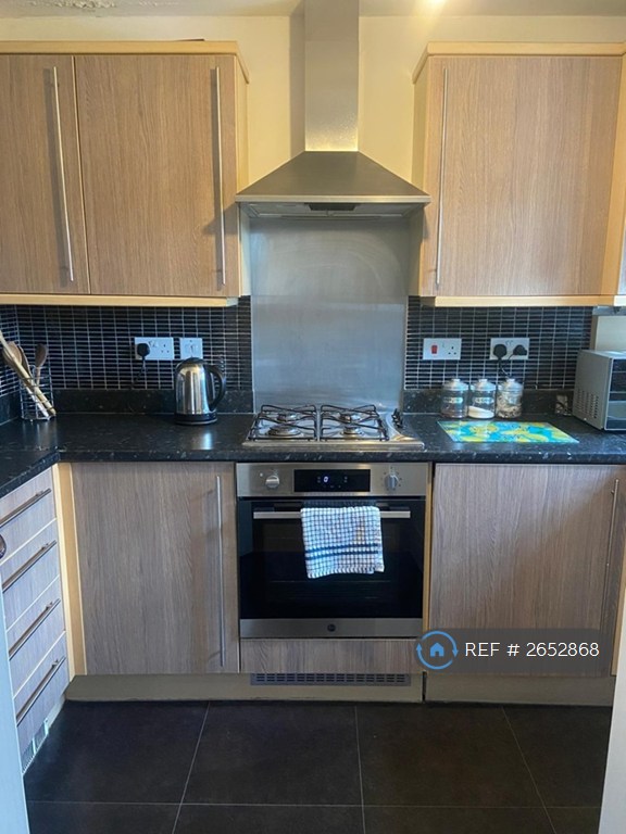 3 bedroom house in Somerset Walk, Broughton, Milton Keynes, MK10 (3 bed) (#2652868)