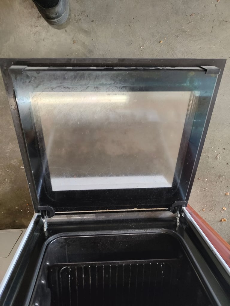Simfer electric cooker oven with hobs - 50cm wide in good full working condition 