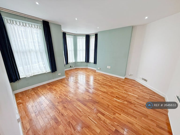 2 bedroom flat in Hartington Road, Toxteth, Liverpool, L8 (2 bed) (#2646833)