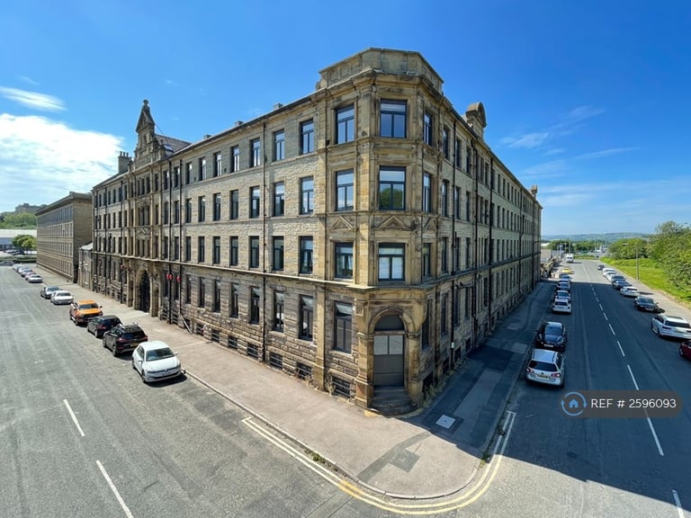 2 bedroom flat in Conditioning House, Bradford, BD1 (2 bed) (#2596093)