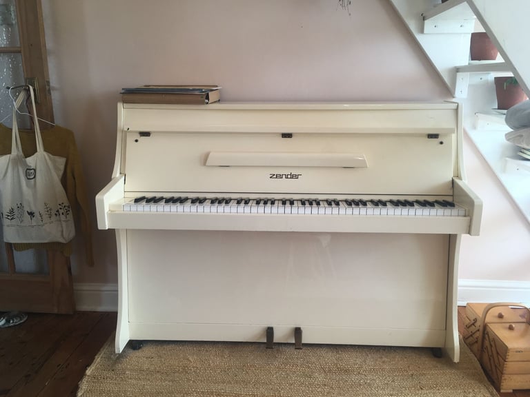 White Satin Zender Small Piano