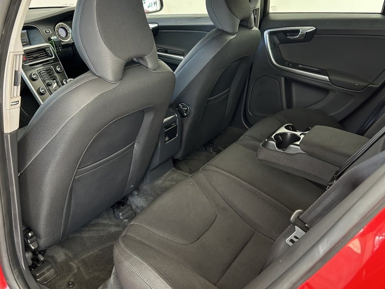 VOLVO S60 2.0 D3 SE Red Manual Diesel 2010