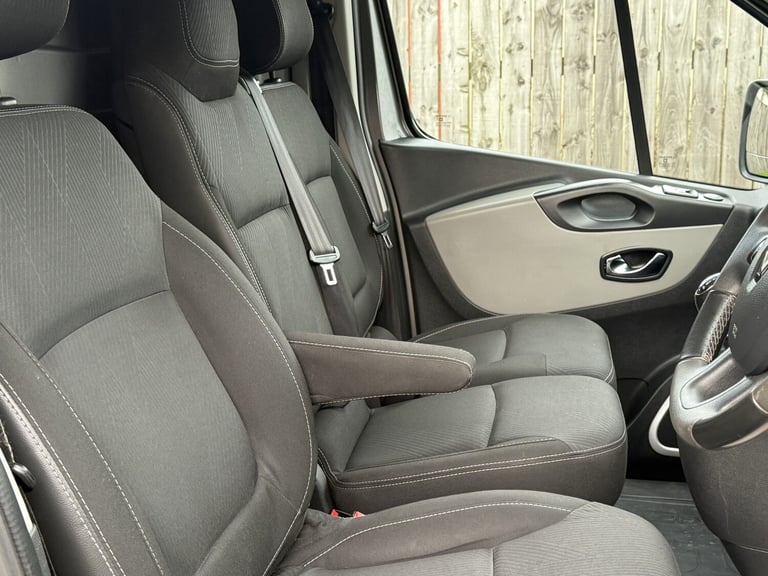 RENAULT TRAFIC 1.6 LL29 ENERGY dCi 140 Sport 2015