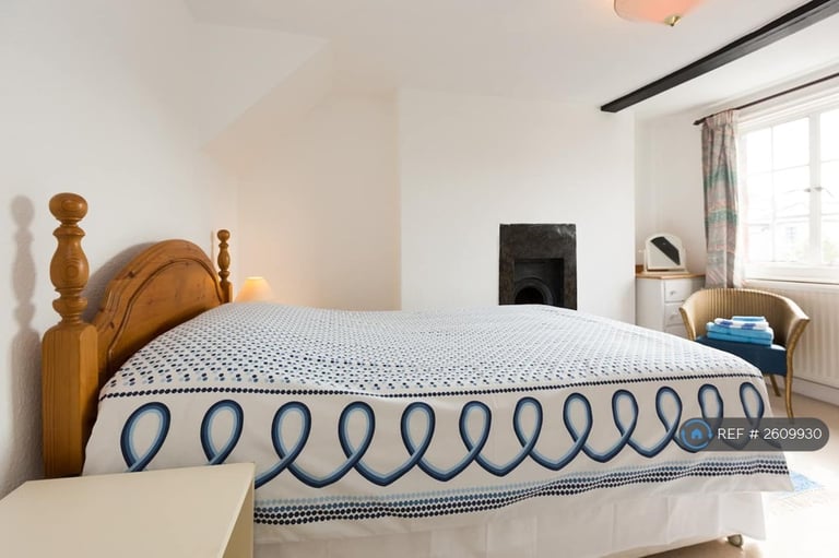 3 bedroom house in Reading Road, Henley-On-Thames, RG9 (3 bed) (#2609930)