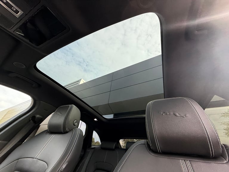 2024 Jaguar F-Pace 2.0 P250i R-Dynamic SE Black SUV 5dr Petrol Auto AWD Euro 6 (s/s) (250 ps) EST...