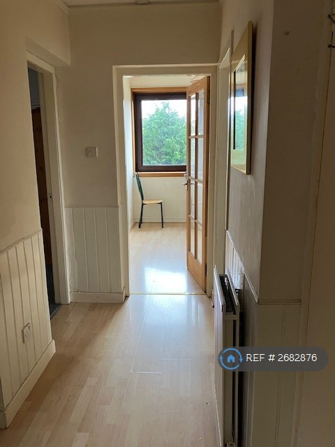 2 bedroom flat in Oldcroft Place, Aberdeen, AB16 (2 bed) (#2682876)