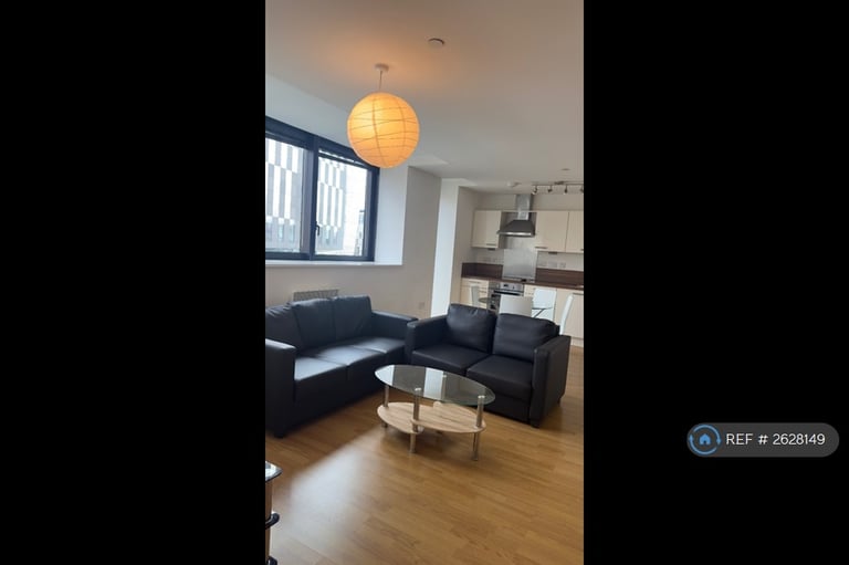 2 bedroom flat in Mann Island, Liverpool, L3 (2 bed) (#2628149)