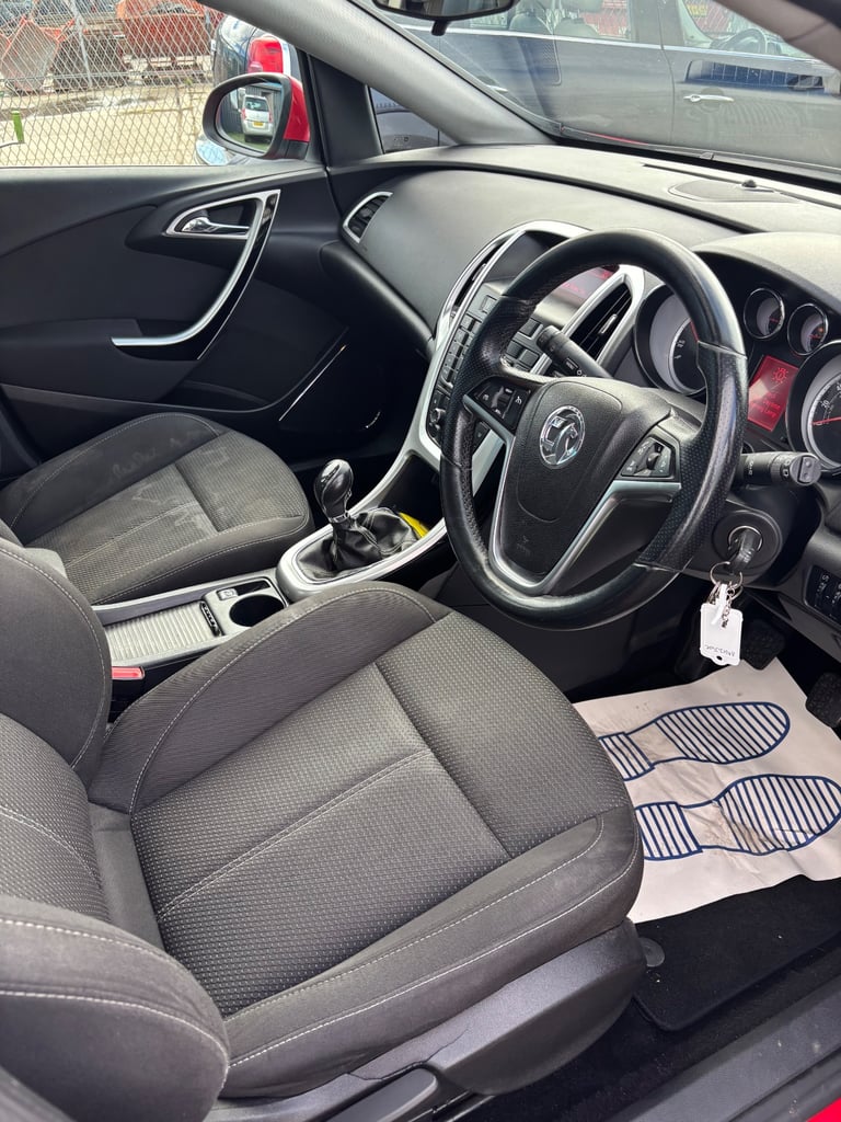 Vauxhall, ASTRA, Hatchback, 2012, Manual, 1956 (cc), 5 doors