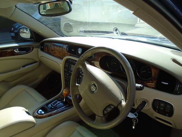 2005 Jaguar XJ XJ6 3.0 V6 4dr Auto SALOON Petrol Automatic