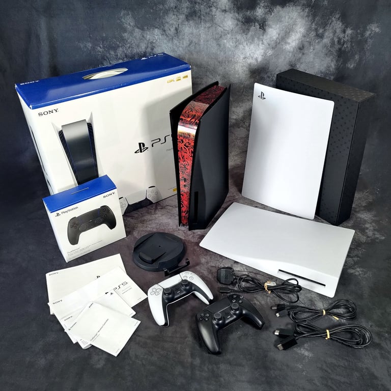 SONY PlayStation 5 - Disc Edition (CFI-1016A) 2 Controllers + Dbrand Darkplates + Damascus Holo Red