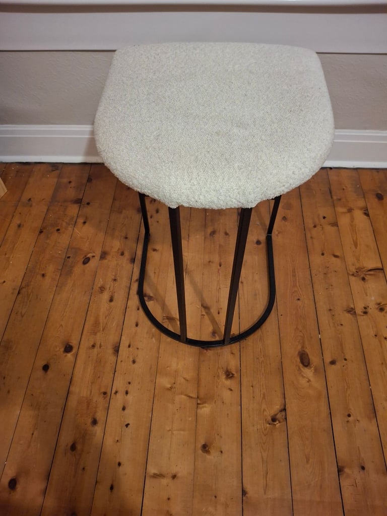 Duneln Gena Counter Bar Stools x 3