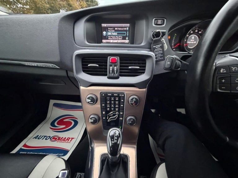  Volvo V40 D2 Cross Country Lux 5dr Powershift Diesel
