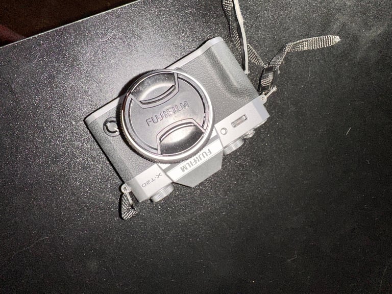 Fujifilm XT-20 mirrorless apc camera 