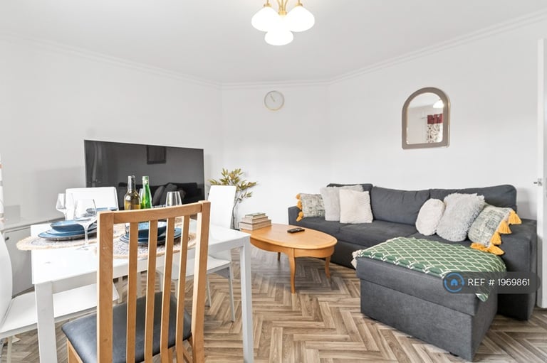 3 bedroom house in Harebell Crescent, Dudley, DY1 (3 bed) (#1969861)