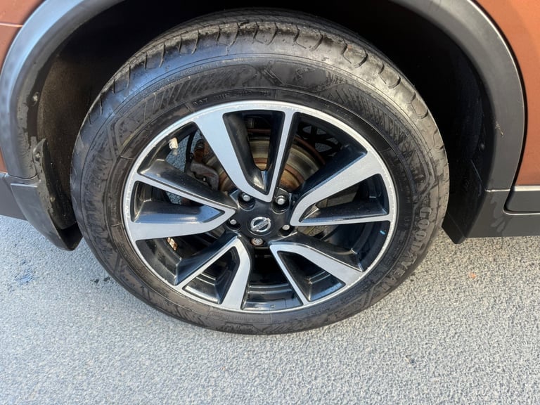 Nissan, X-TRAIL, Estate, 2016, Manual, 1598 (cc),  5 doors 4x4