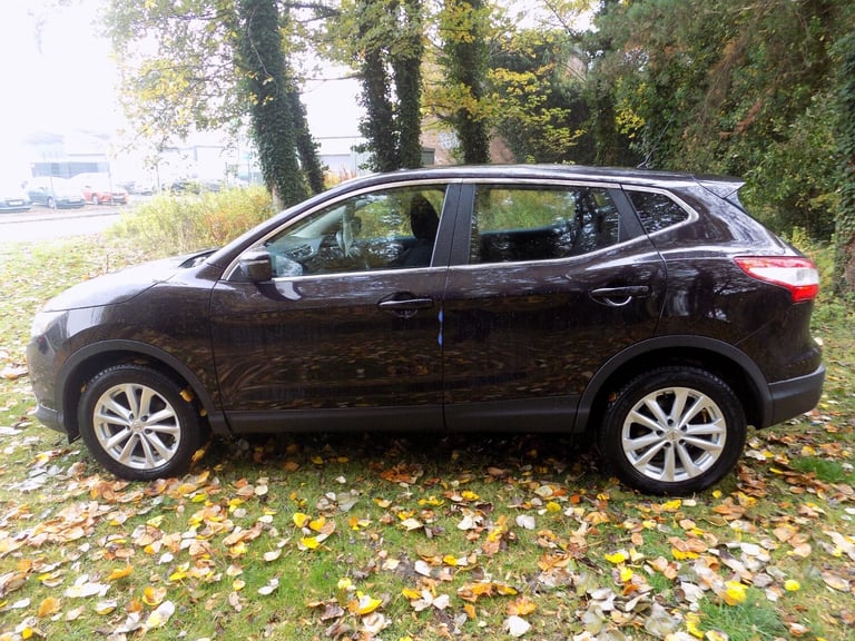 2017 Nissan Qashqai 1.2 DiG-T Acenta [Smart Vision Pack] 5dr Xtronic HATCHBACK Petrol Automatic