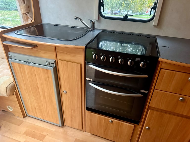 Caravan Adria Adora 532 UP Fixed Bed 2006