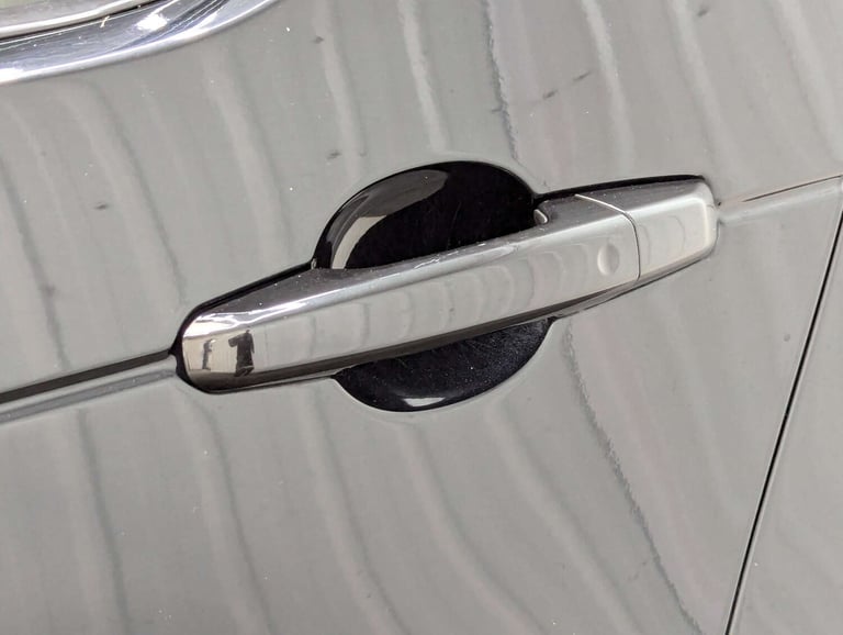 2017 Land Rover Discovery 2.0 Discovery HSE SD4 Auto 4WD 5dr SUV Diesel Automatic