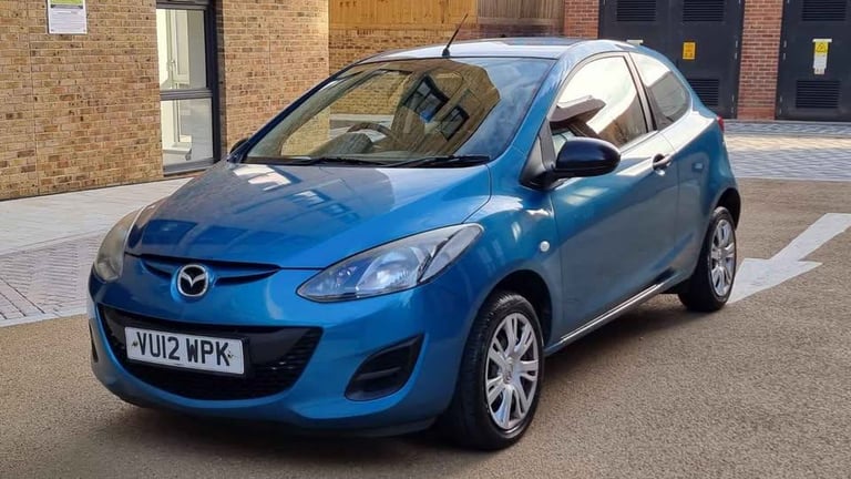 Mazda, 2, Hatchback, 2012, Manual, 1.3 Petrol + SOLID 
