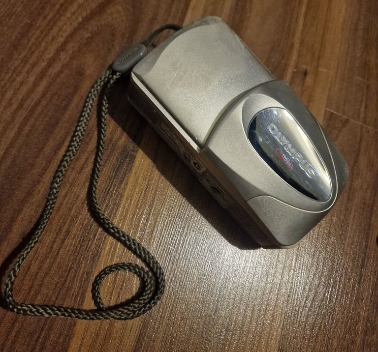 Olympus Digital Camera Camedia C-450 Zoom 4.0MP Silver - Untested