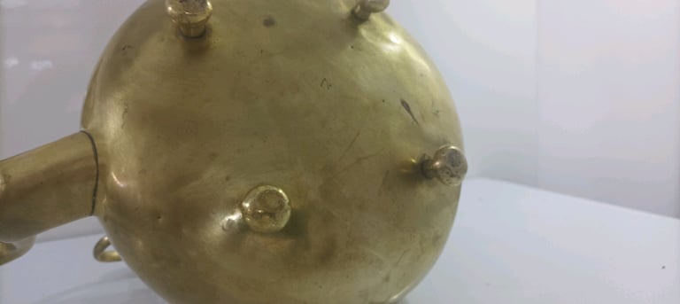 Antique brass kettle /teapot.