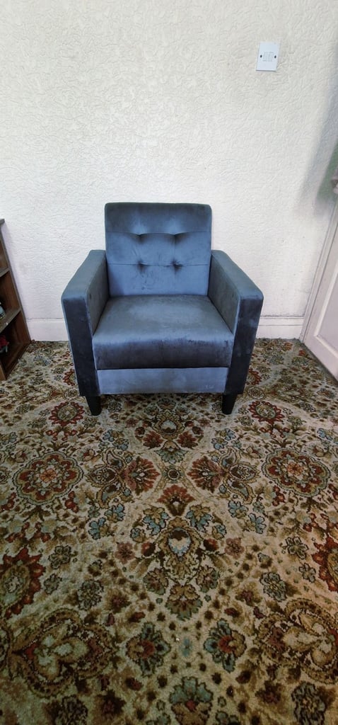 Modern Velvet Accent Chair Upholstered Armchair with Tufted Back