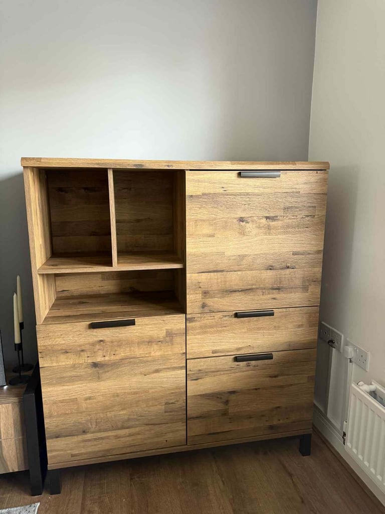 Next Bronx Oak Effect Cabinet 