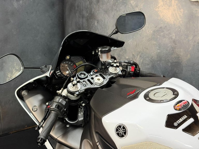 2014 Yamaha R1 1000