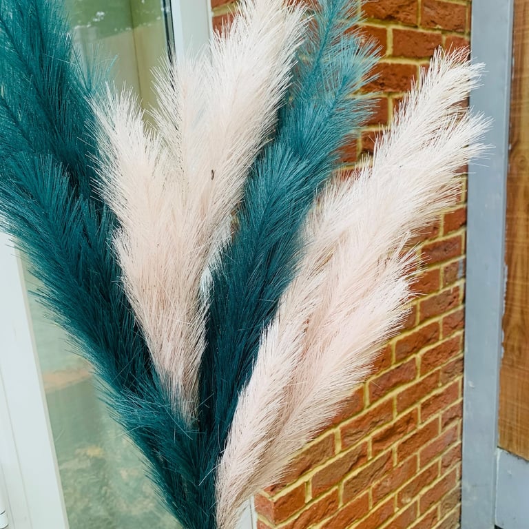 image for 4 pieces Artificial Pampas Grass