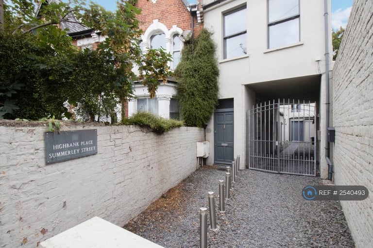 2 bedroom house in Highbank Place, London, SW18 (2 bed) (#2540493)