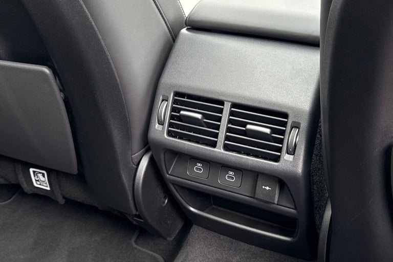 2025 Land Rover Discovery Sport 2.0 D200 Dynamic HSE 5dr SUV DIESEL Automatic