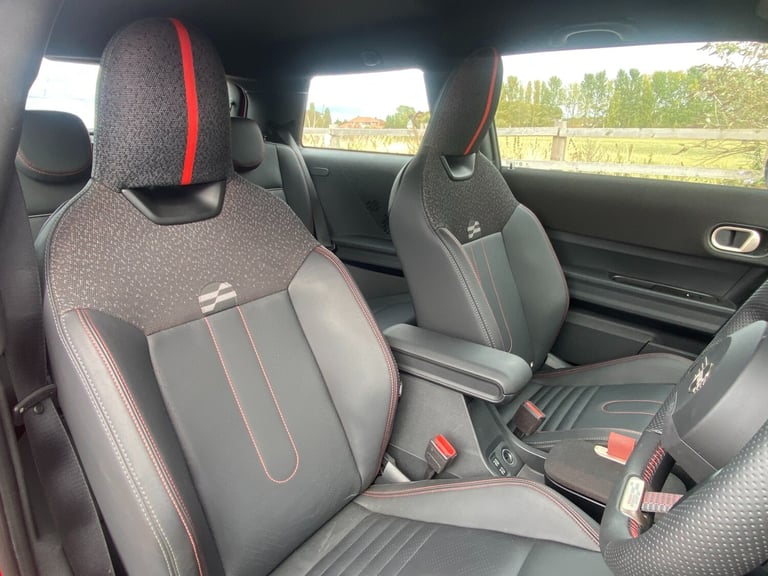 2024 MINI Cooper 1.5 C Sport Auto 3dr - OLED Infotainment Screen &amp; Rear Camera &amp; CarPlay ...