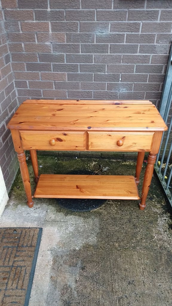 Console table 