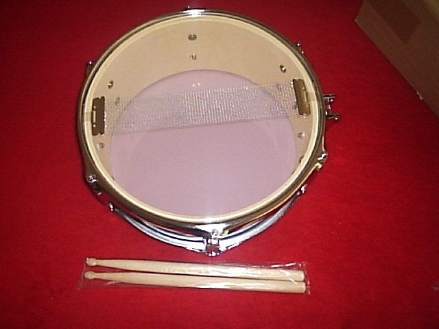 12   INCH    SNARE  DRUM   PLUS  PAIR  STICKS        BRAND  NEW  BOXED 