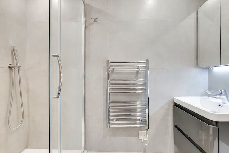 Three bedroom, three bathroom eigth floor apartment in St Johns Wood NW8