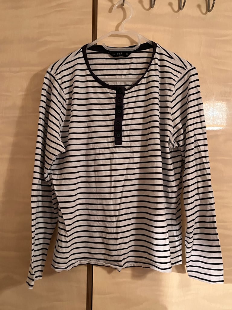 image for Women's Navy Blue and White Long Sleeve Striped T-Shirt Size 16